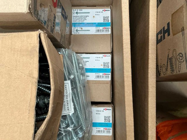 Grote partij schroeven, afdekplaatjes en sealplaatjes - afbeelding 7 van  25