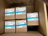 Grote partij schroeven, afdekplaatjes en sealplaatjes - afbeelding 11 van  25