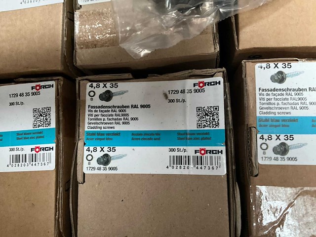 Grote partij schroeven, afdekplaatjes en sealplaatjes - afbeelding 17 van  25