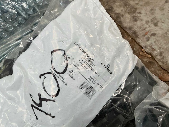 Grote partij schroeven, afdekplaatjes en sealplaatjes - afbeelding 24 van  25