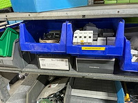 Grote partij schroeven en bevestigingstoebehoren - afbeelding 3 van  9