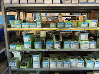 Grote partij schroeven en bevestigingstoebehoren - afbeelding 5 van  9