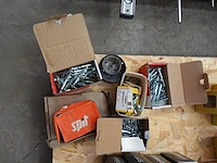 Grote partij schroeven - afbeelding 2 van  9