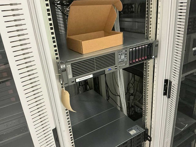 Grote partij servers - afbeelding 7 van  18