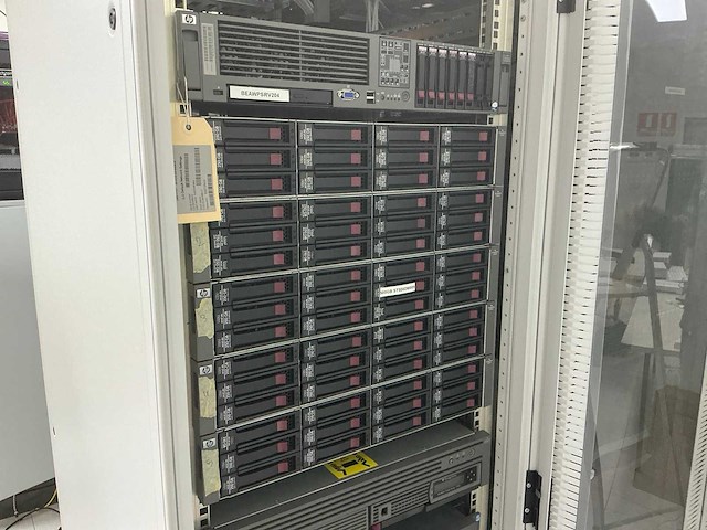 Grote partij servers - afbeelding 1 van  18