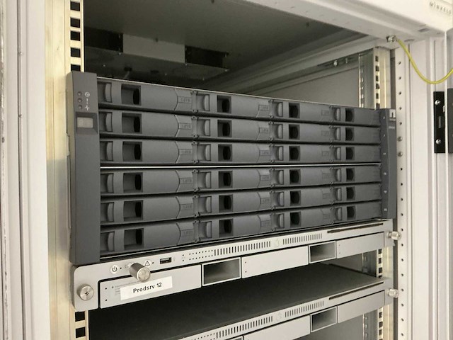 Grote partij servers - afbeelding 16 van  18