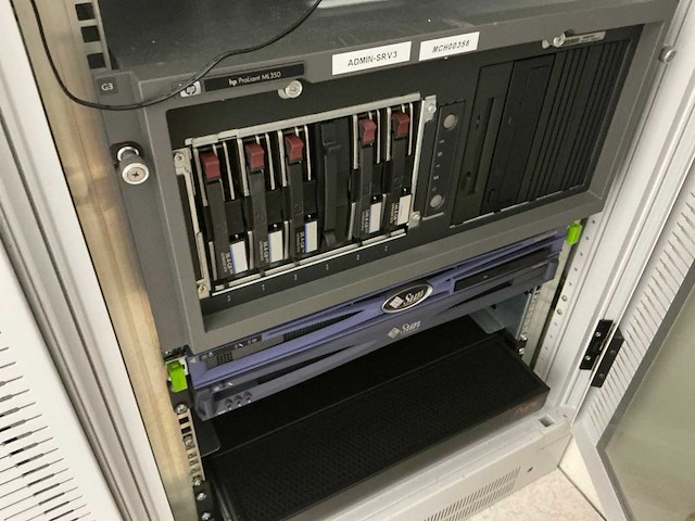 Grote partij servers - afbeelding 18 van  18