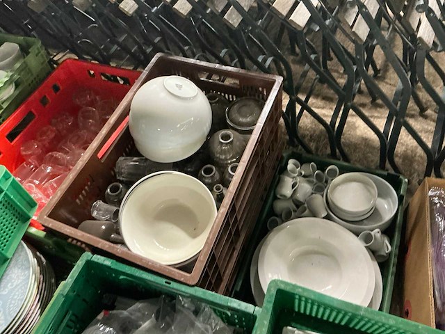Grote partij servies en glaswerk - afbeelding 3 van  11