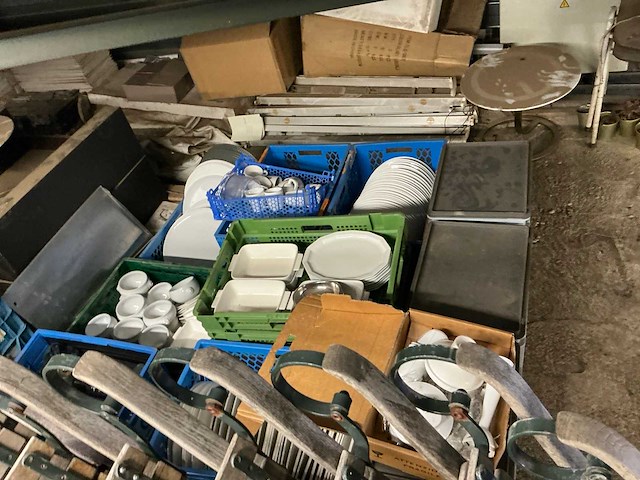 Grote partij servies en glaswerk - afbeelding 4 van  11