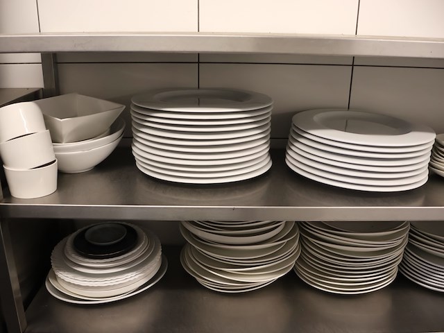 Grote partij servies - afbeelding 2 van  9