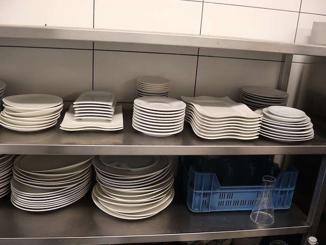 Grote partij servies - afbeelding 3 van  9