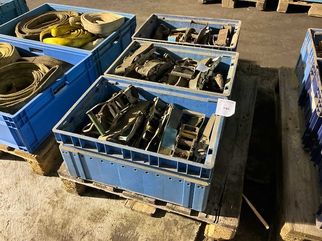 Grote partij spanbandratels - afbeelding 3 van  4