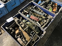 Grote partij spanbandratels - afbeelding 3 van  4