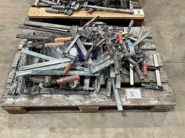 Grote partij spanvijzen - afbeelding 1 van  2