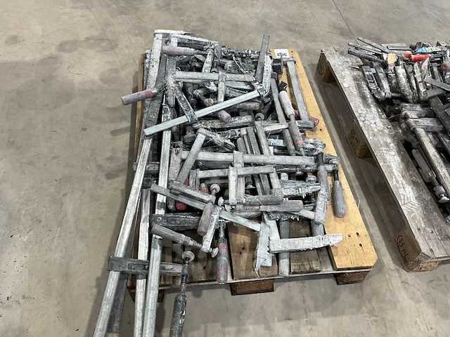 Grote partij spanvijzen - afbeelding 2 van  2