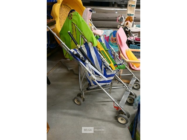 Grote partij speelgoed - afbeelding 2 van  12