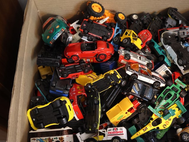 Grote partij speelgoedwagentjes - afbeelding 2 van  4