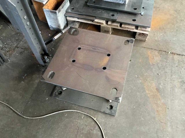 Grote partij stalen profielen en metaalrestanten - afbeelding 2 van  24