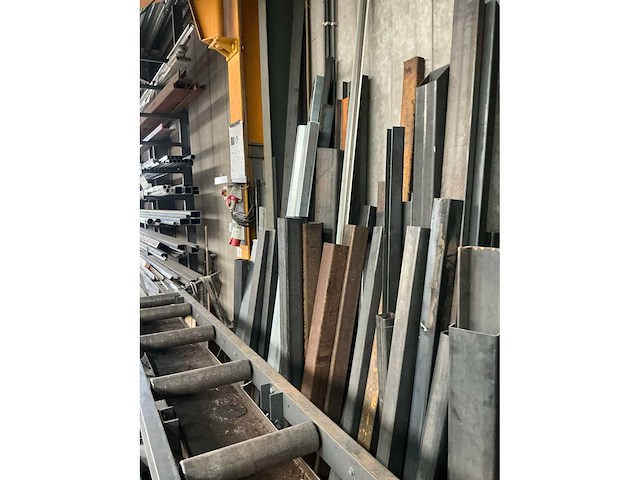 Grote partij stalen profielen en metaalrestanten - afbeelding 6 van  24