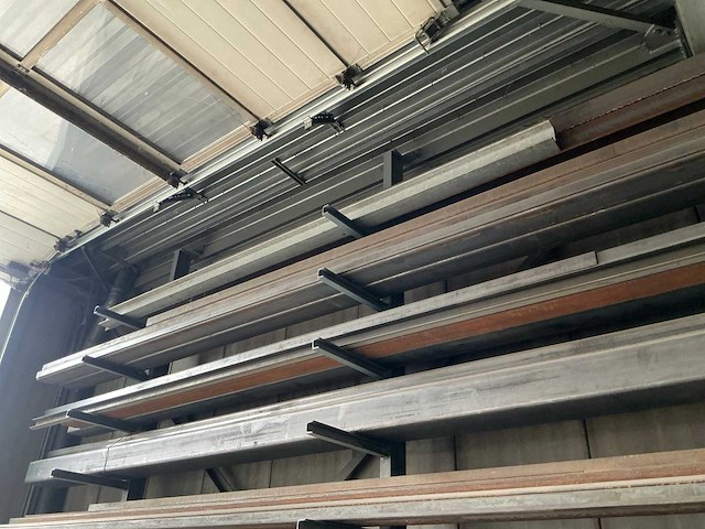 Grote partij stalen profielen en metaalrestanten - afbeelding 13 van  24