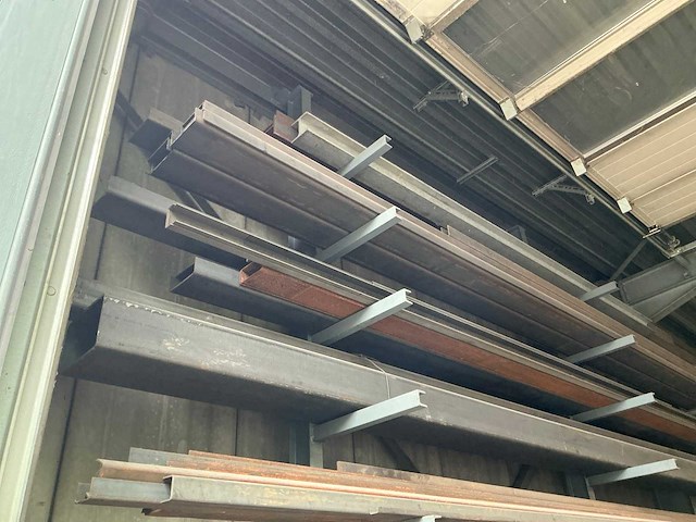 Grote partij stalen profielen en metaalrestanten - afbeelding 16 van  24