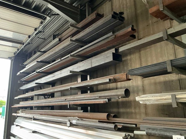 Grote partij stalen profielen en metaalrestanten - afbeelding 20 van  24