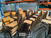 Grote partij stapelstoelen - afbeelding 1 van  4