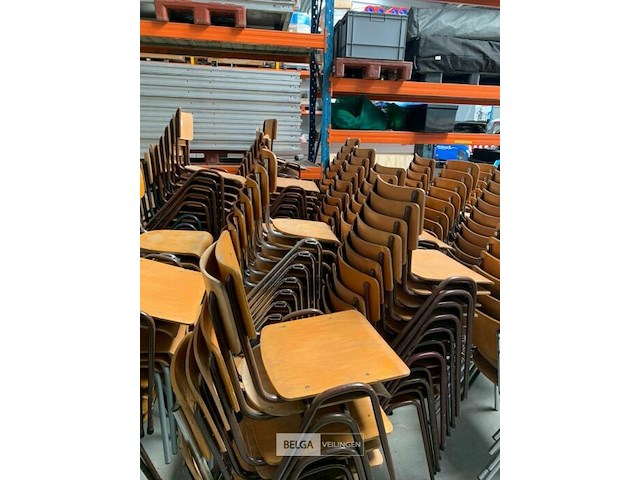 Grote partij stapelstoelen - afbeelding 4 van  4