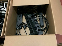 Grote partij stekkerdozen en verlangkambels - afbeelding 2 van  5