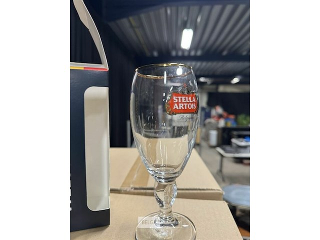 Grote partij stellaglazen op voet - afbeelding 3 van  5