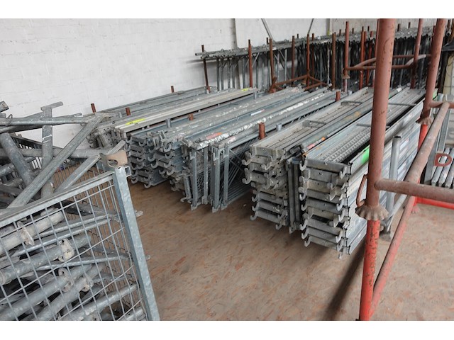 Grote partij stellingsonderdelen - afbeelding 3 van  21