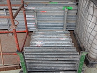 Grote partij stellingsonderdelen - afbeelding 4 van  21