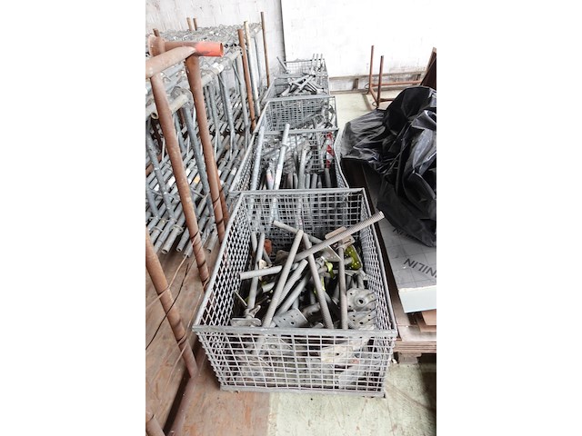 Grote partij stellingsonderdelen - afbeelding 7 van  21