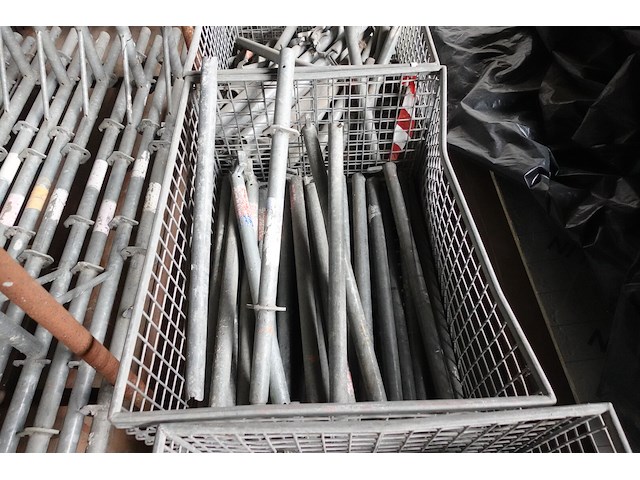 Grote partij stellingsonderdelen - afbeelding 9 van  21