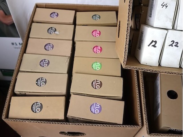 Grote partij textielverf - afbeelding 3 van  6