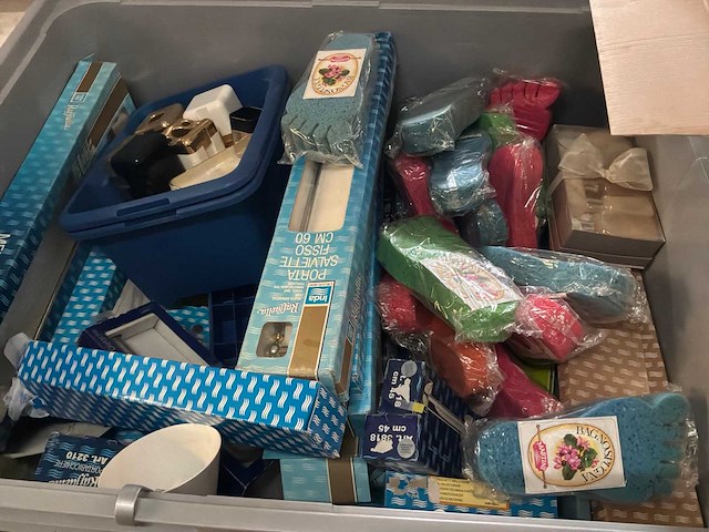Grote partij toilet- en badkameraccessoires - afbeelding 10 van  11