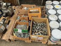 Grote partij trekankers en bevestigingsmaterialen - afbeelding 1 van  11