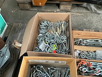 Grote partij trekankers en bevestigingsmaterialen - afbeelding 1 van  10