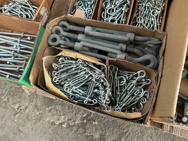 Grote partij trekankers en bevestigingsmaterialen - afbeelding 10 van  10