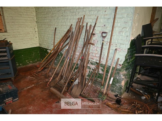 Grote partij tuingereedschap - afbeelding 1 van  6