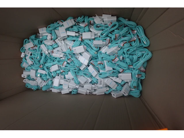 Grote partij usb lader met kabel - afbeelding 1 van  2