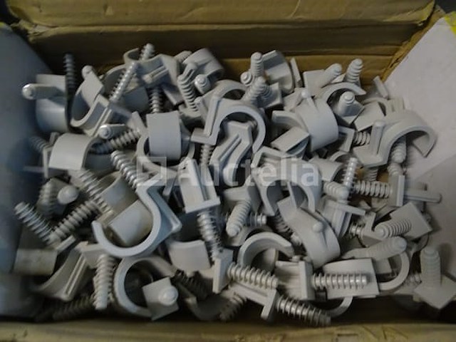 Grote partij verschillende bevestigingsmiddelen (zie foto's) - afbeelding 12 van  16