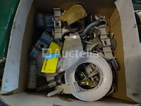 Grote partij verschillende bevestigingsmiddelen (zie foto's) - afbeelding 16 van  16