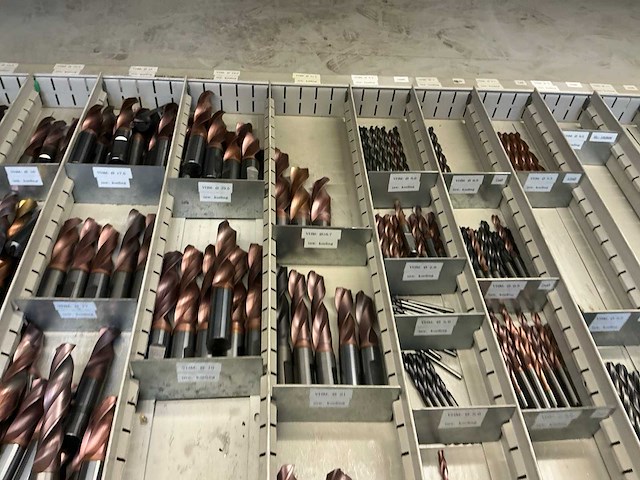 Grote partij volhardmetalen boren met inwendige koeling - afbeelding 7 van  28