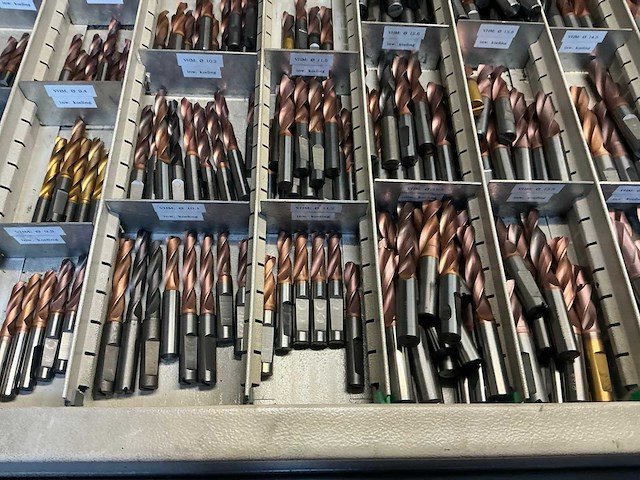 Grote partij volhardmetalen boren met inwendige koeling - afbeelding 13 van  28