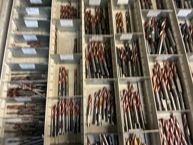 Grote partij volhardmetalen boren met inwendige koeling - afbeelding 19 van  28