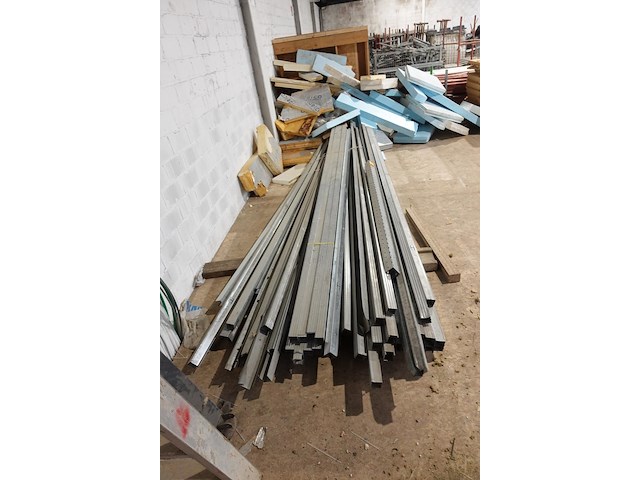 Grote partij wandprofielen - afbeelding 3 van  3