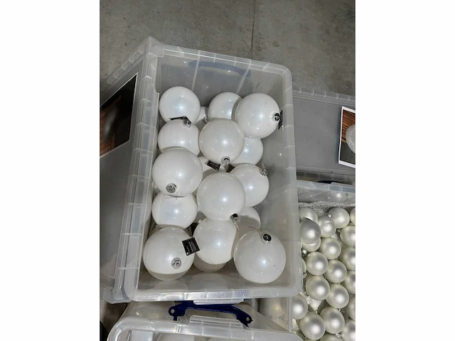 Grote partij witte kerst- en winterdecoratie, diverse soorten - afbeelding 17 van  26