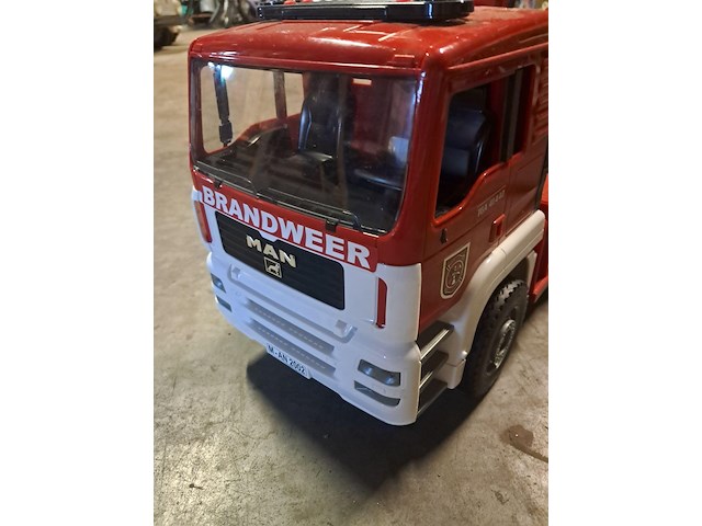 Grote pompierwagen - afbeelding 2 van  4