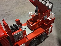Grote pompierwagen - afbeelding 3 van  4